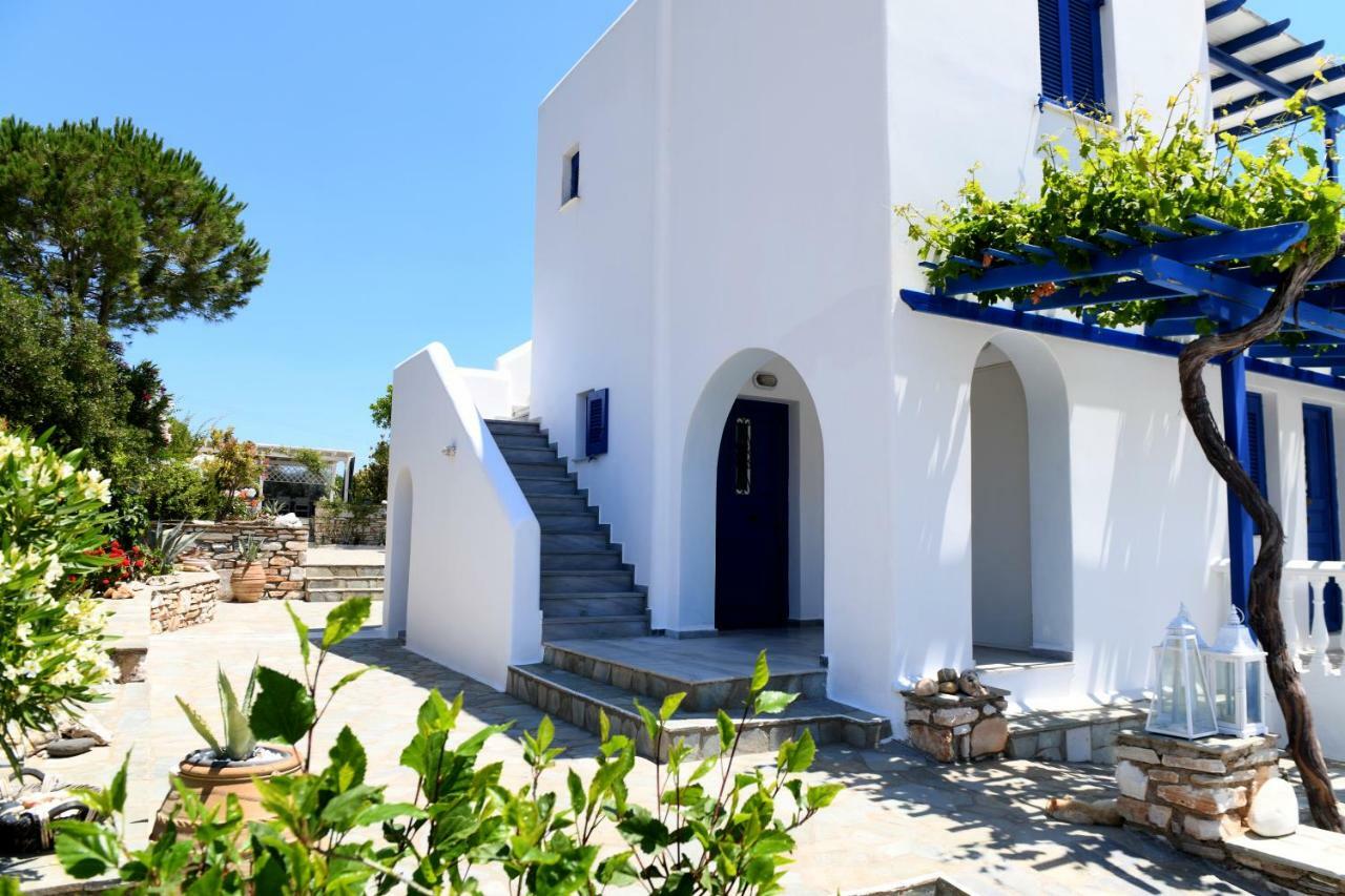 Dryades Family Hotel Drios Bagian luar foto