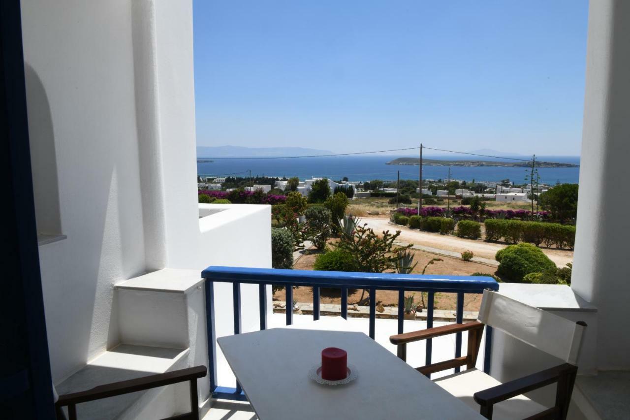 Dryades Family Hotel Drios Bagian luar foto