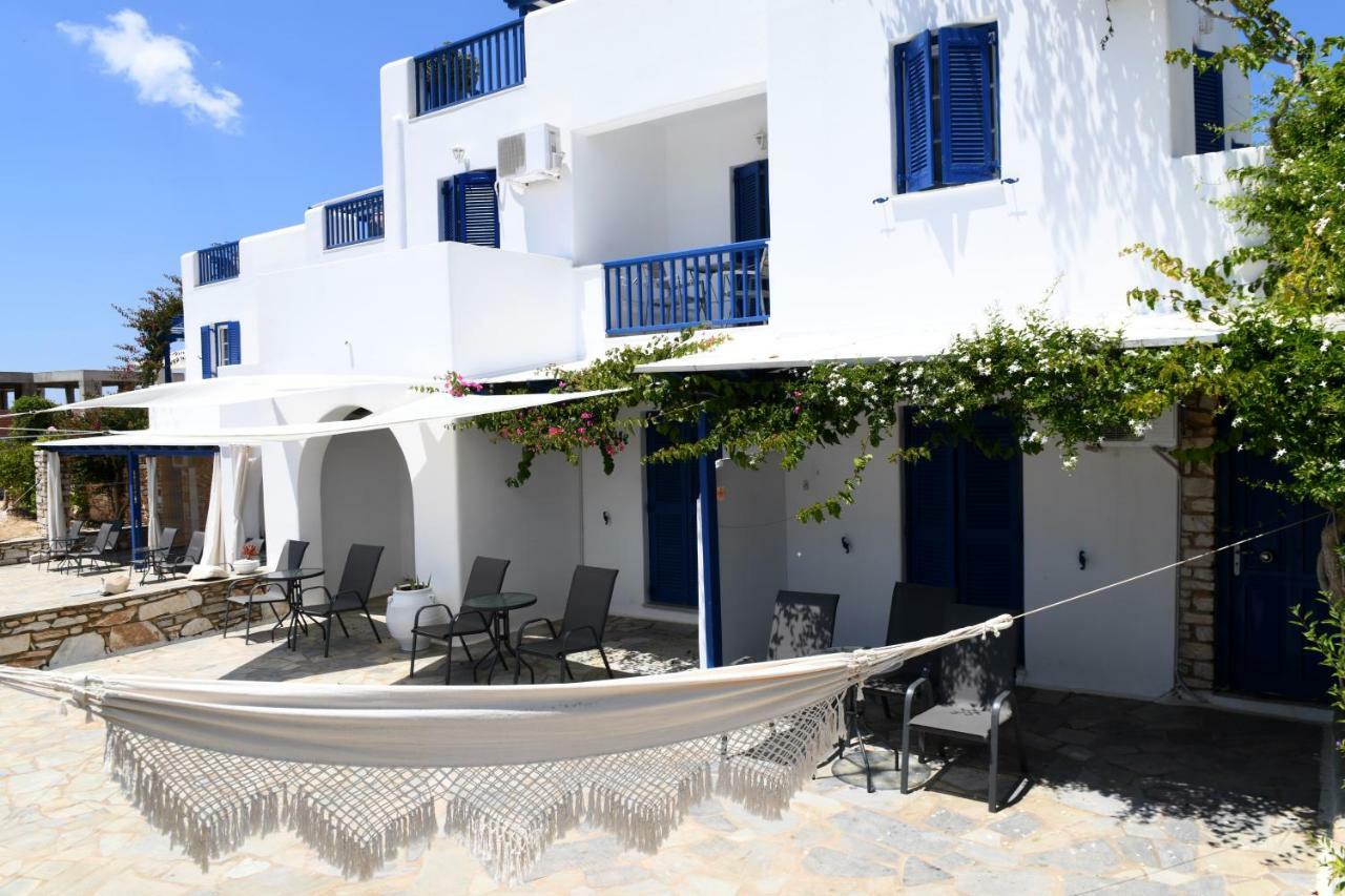 Dryades Family Hotel Drios Bagian luar foto