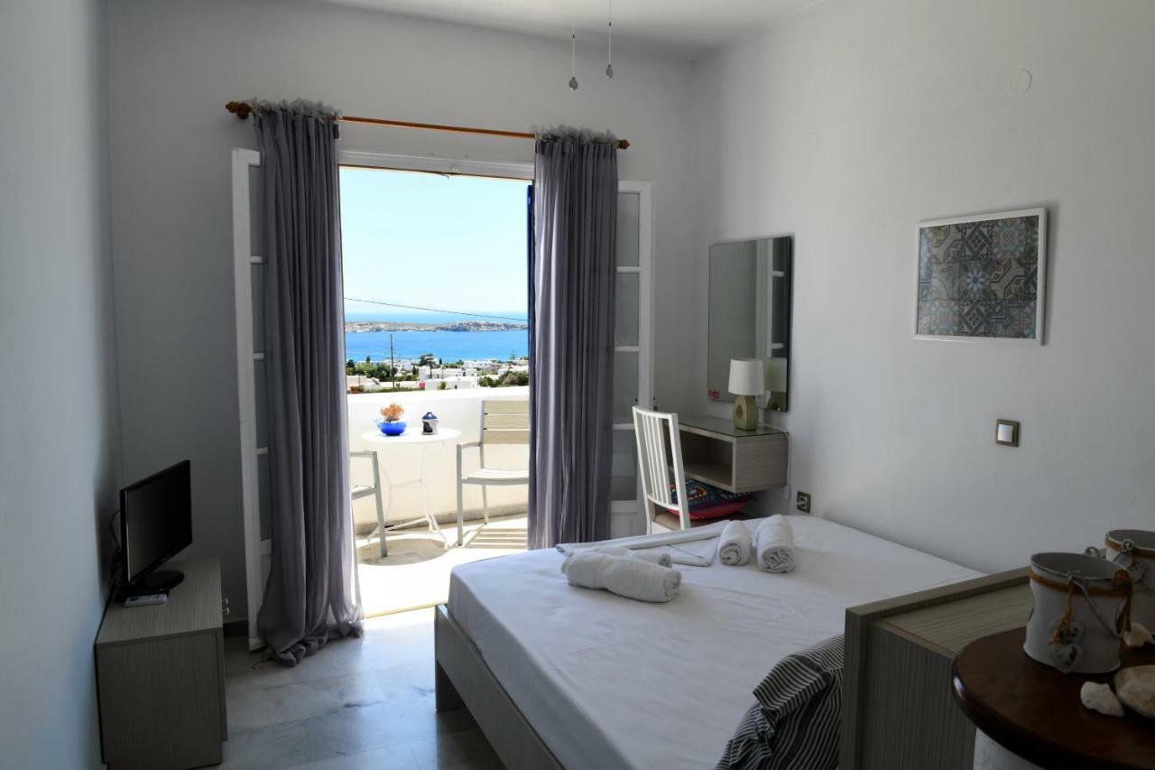 Dryades Family Hotel Drios Bagian luar foto