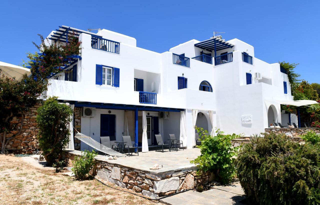 Dryades Family Hotel Drios Bagian luar foto