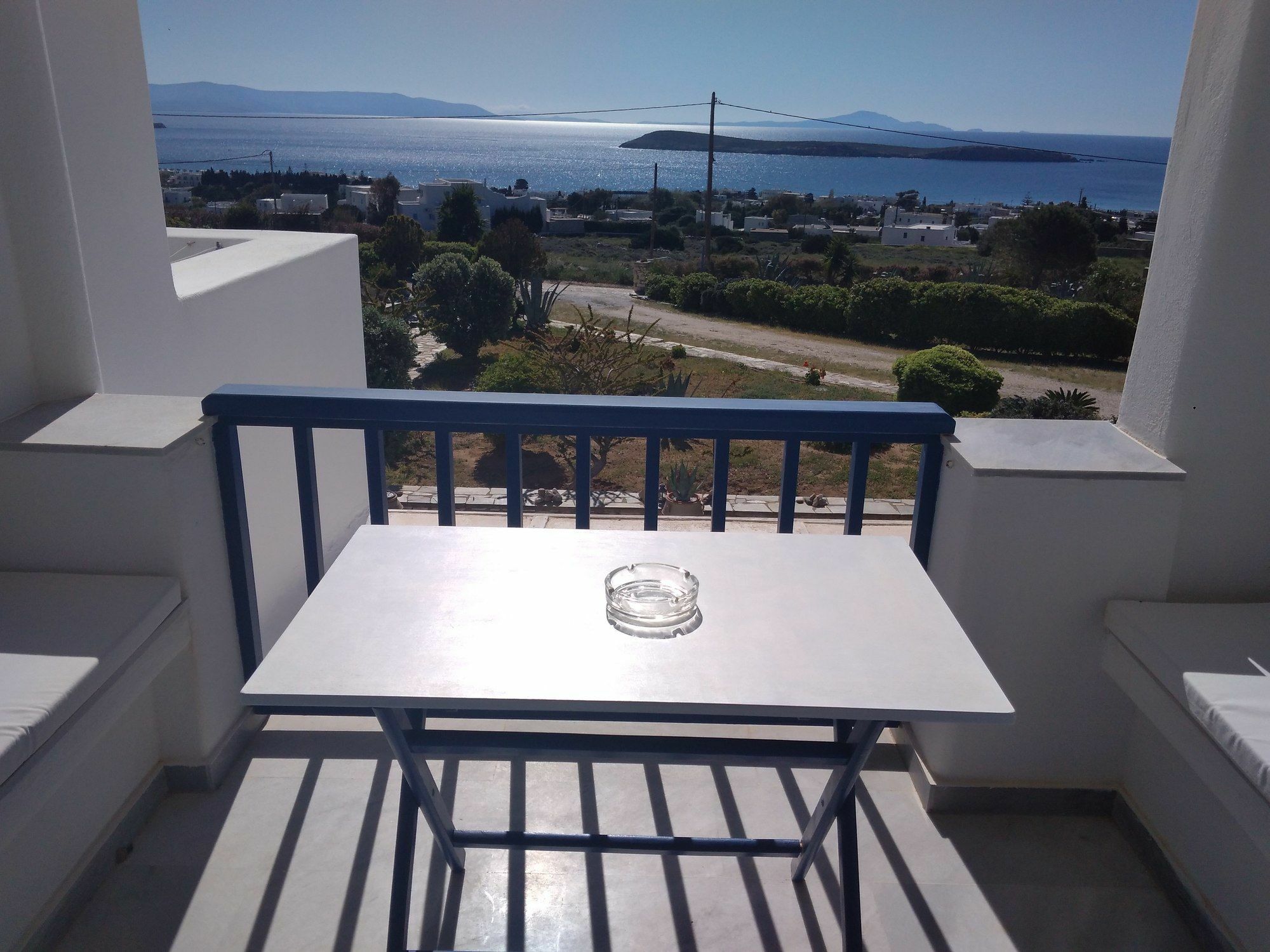 Dryades Family Hotel Drios Bagian luar foto