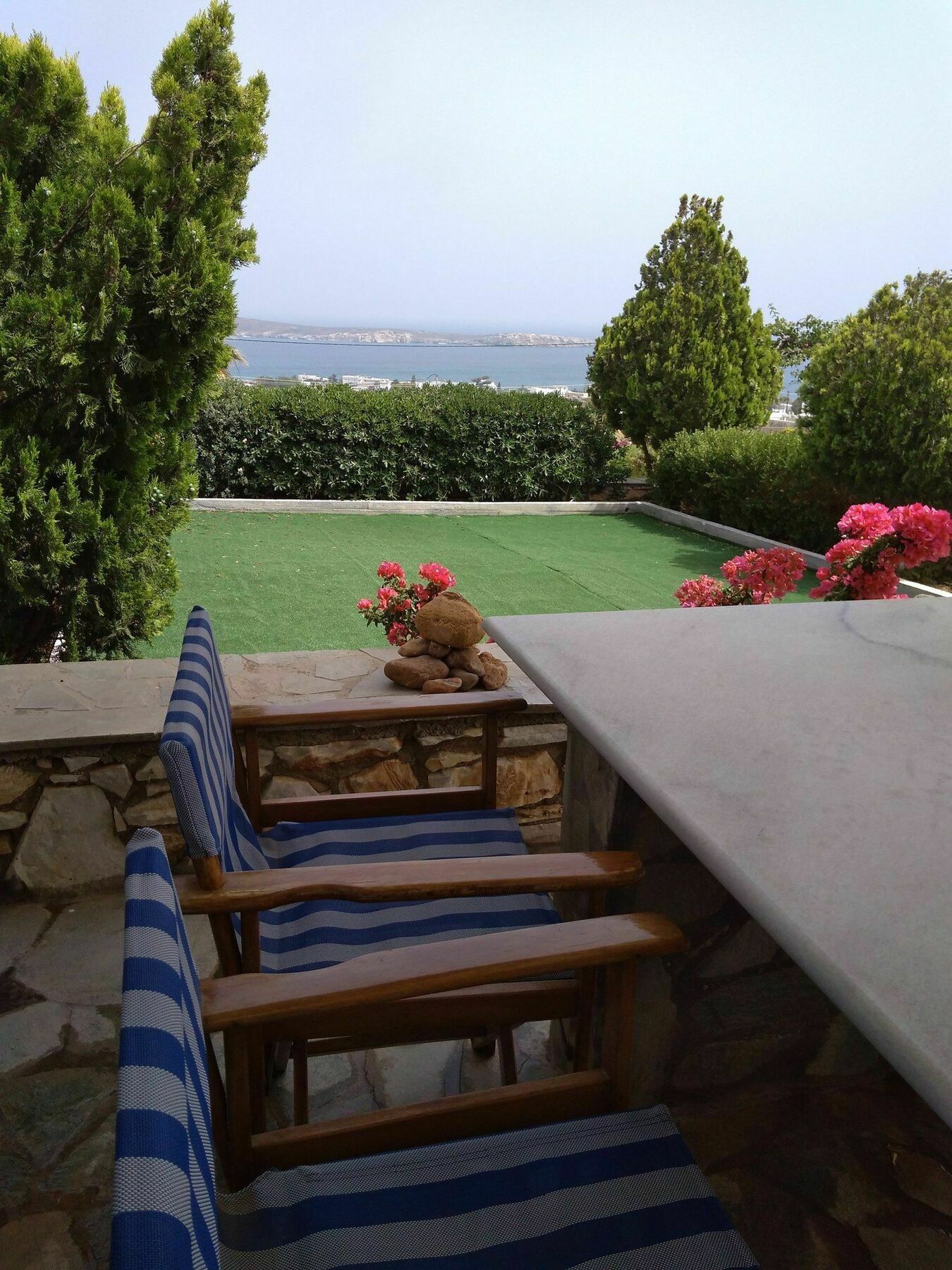 Dryades Family Hotel Drios Bagian luar foto